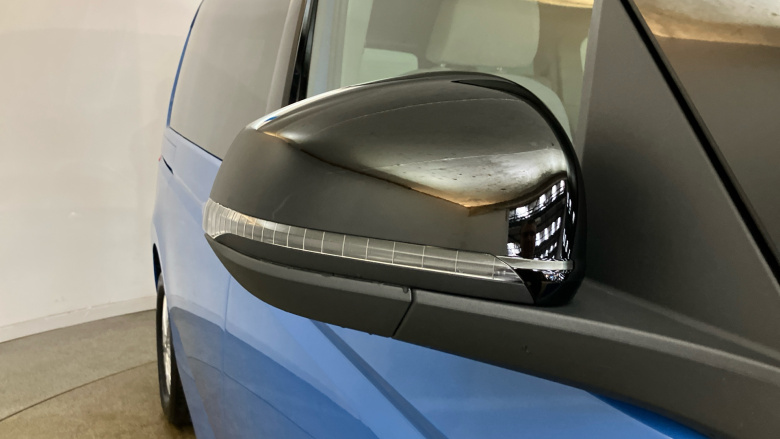 Volkswagen Multivan 1.5 TSI eHybrid Life 5dr 4MOTION DSG Estate